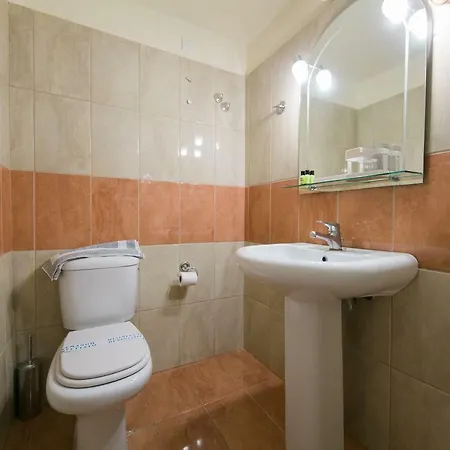 Hotel Plaz Hotel 2*