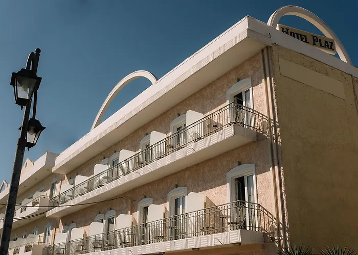 ホテル Plaz Selianítika