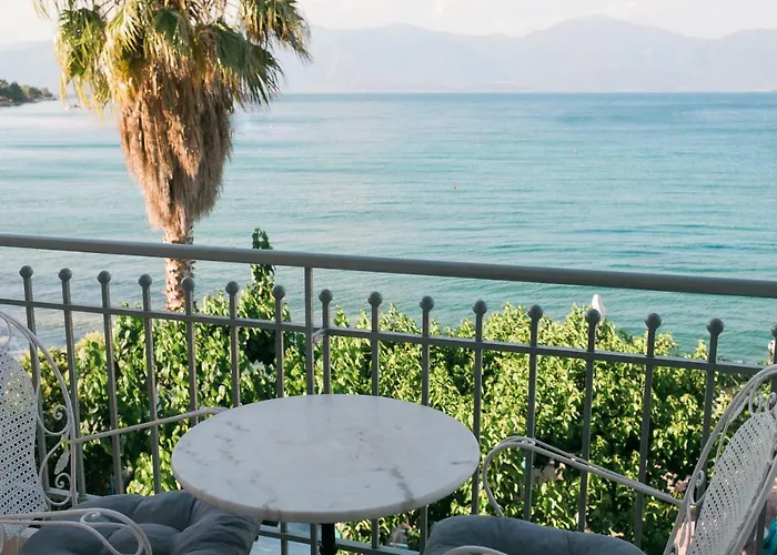 ホテル Plaz Selianítika